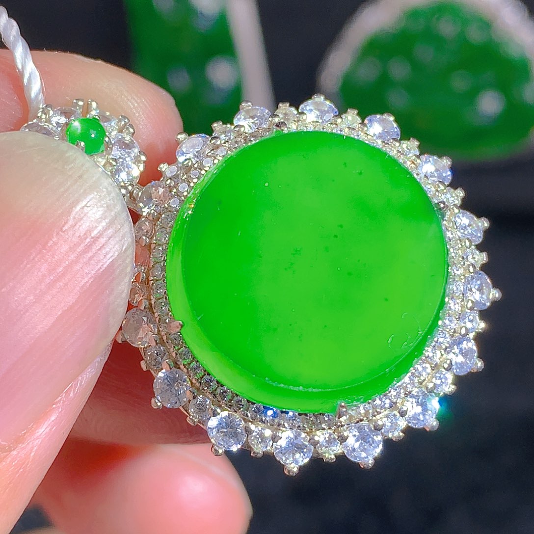 翡翠颈饰银S925镶嵌吊坠