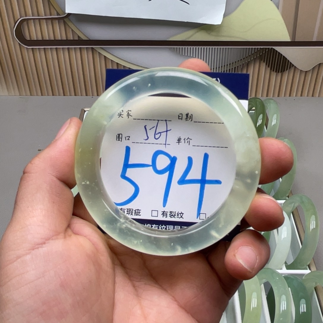 岫玉手镯手镯未镶嵌