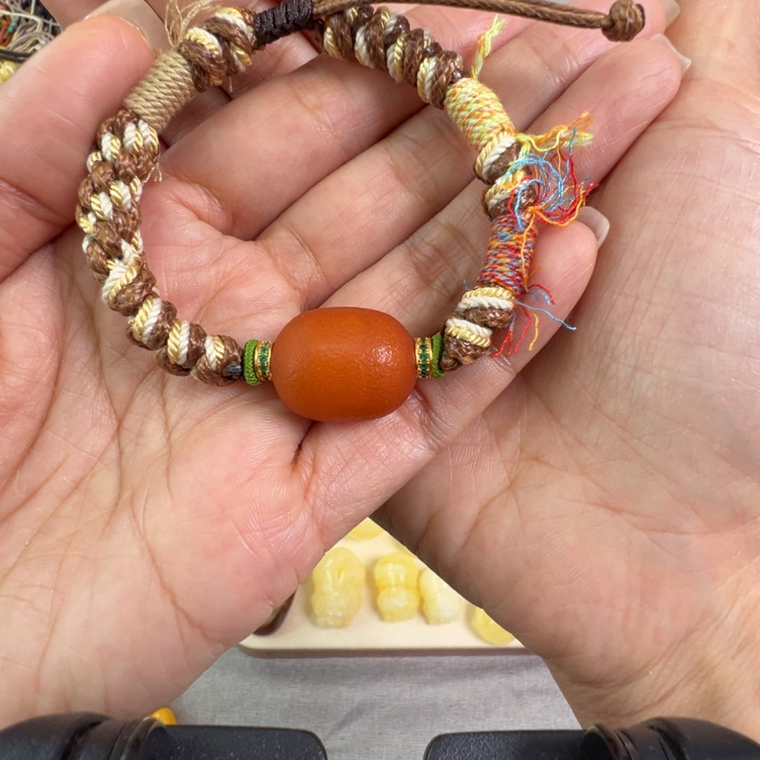 琥珀颈饰未镶嵌蜜蜡