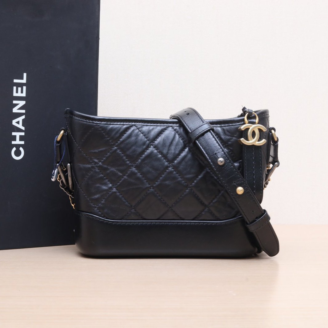 99新 Chanel/香奈儿 小花6花 流浪包 小号 20cm 黑色 芯片开 