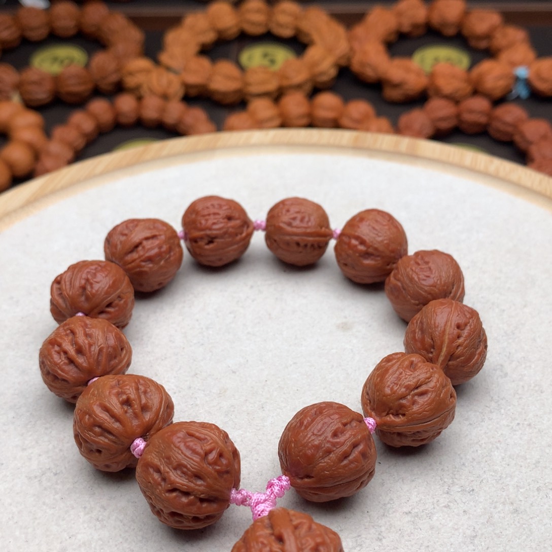 手串文玩核桃红皮桃心