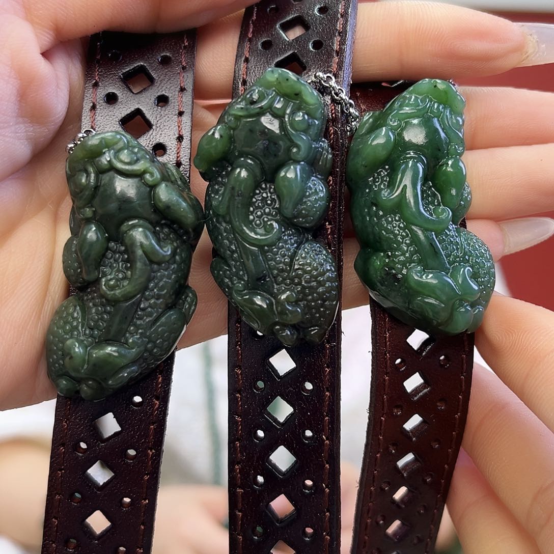 和田玉手链未镶嵌皮球