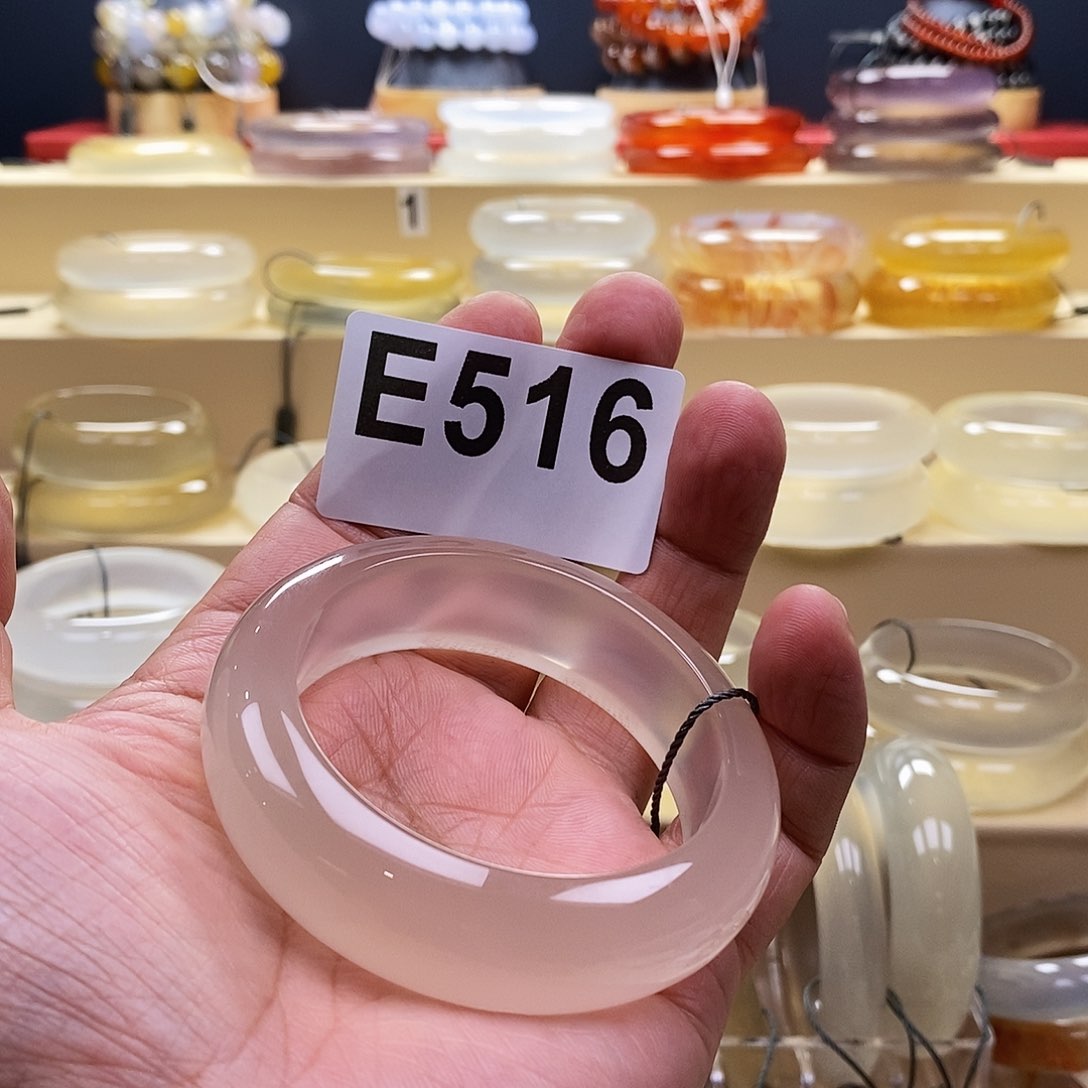 玛瑙/玉髓手镯未镶嵌S****