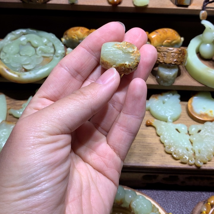 岫岩河磨玉（透闪石质玉）未镶嵌颈饰