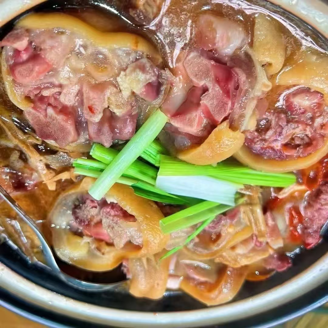 正宗腊猪脚凉城利川烟熏腊猪脚腊肉烟熏腊猪蹄前腿整剁好