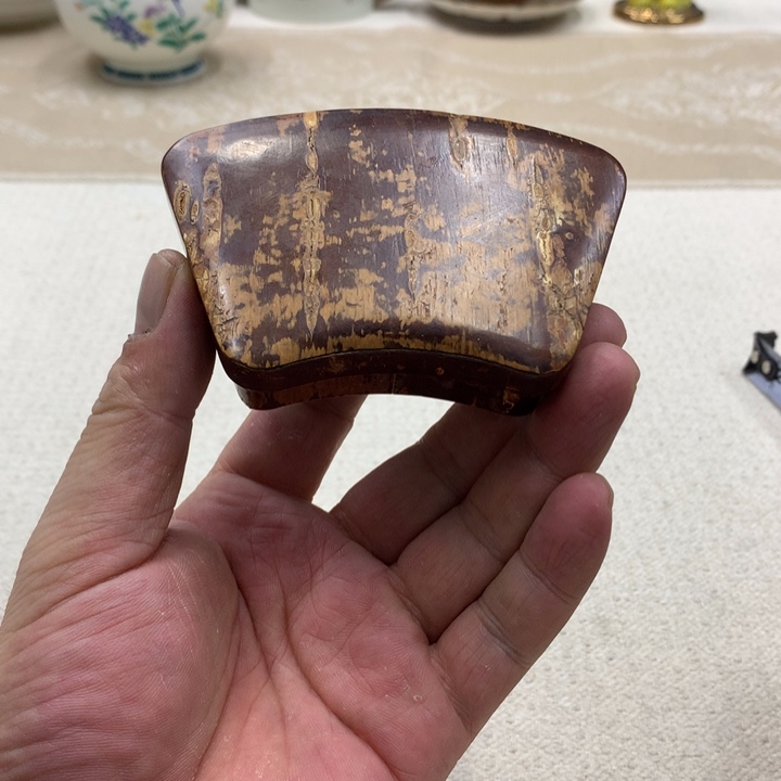瓷片这只大闸蟹已经是
