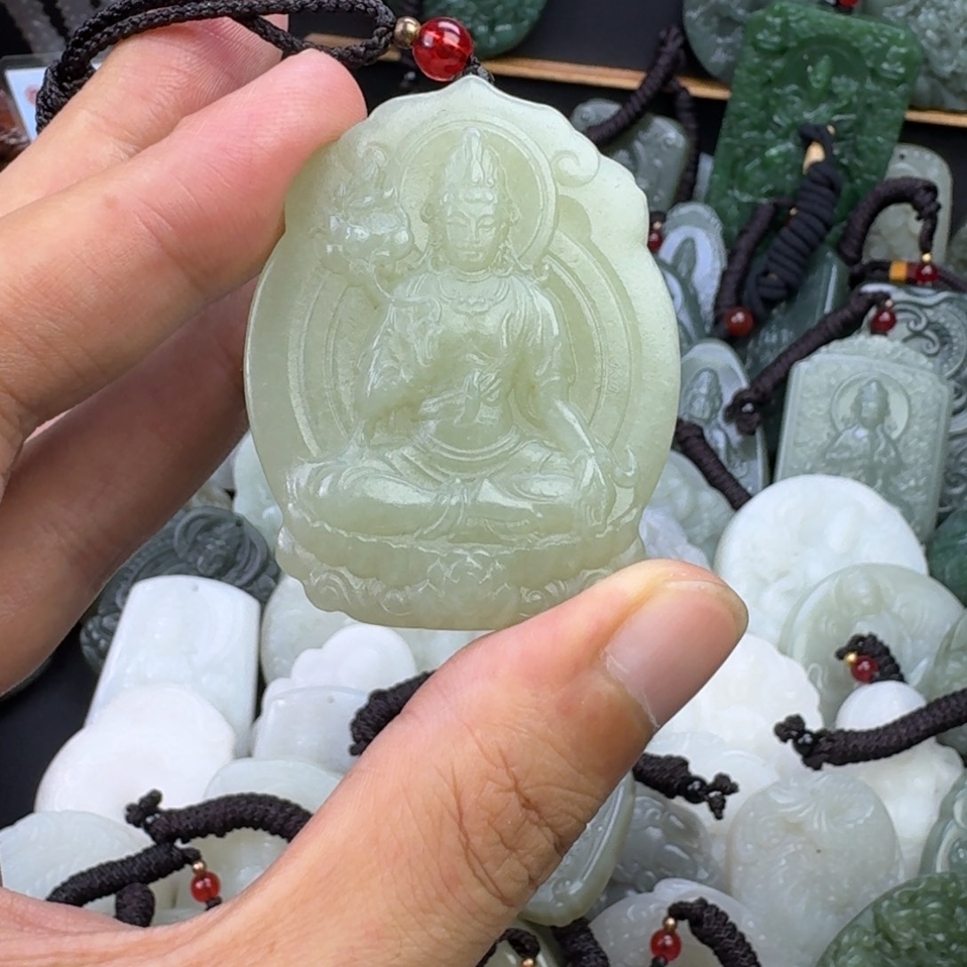 颈饰未镶嵌和田玉