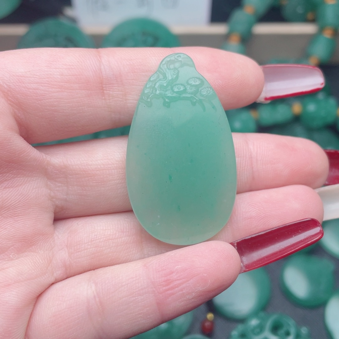 石英质玉颈饰未镶嵌