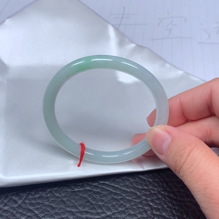 翡翠手镯（贵妃镯）未镶嵌