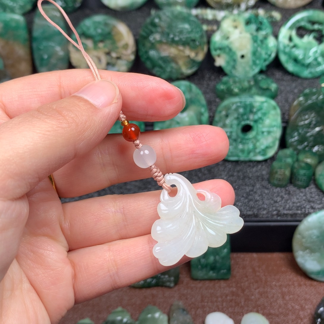 独山玉未镶嵌颈饰