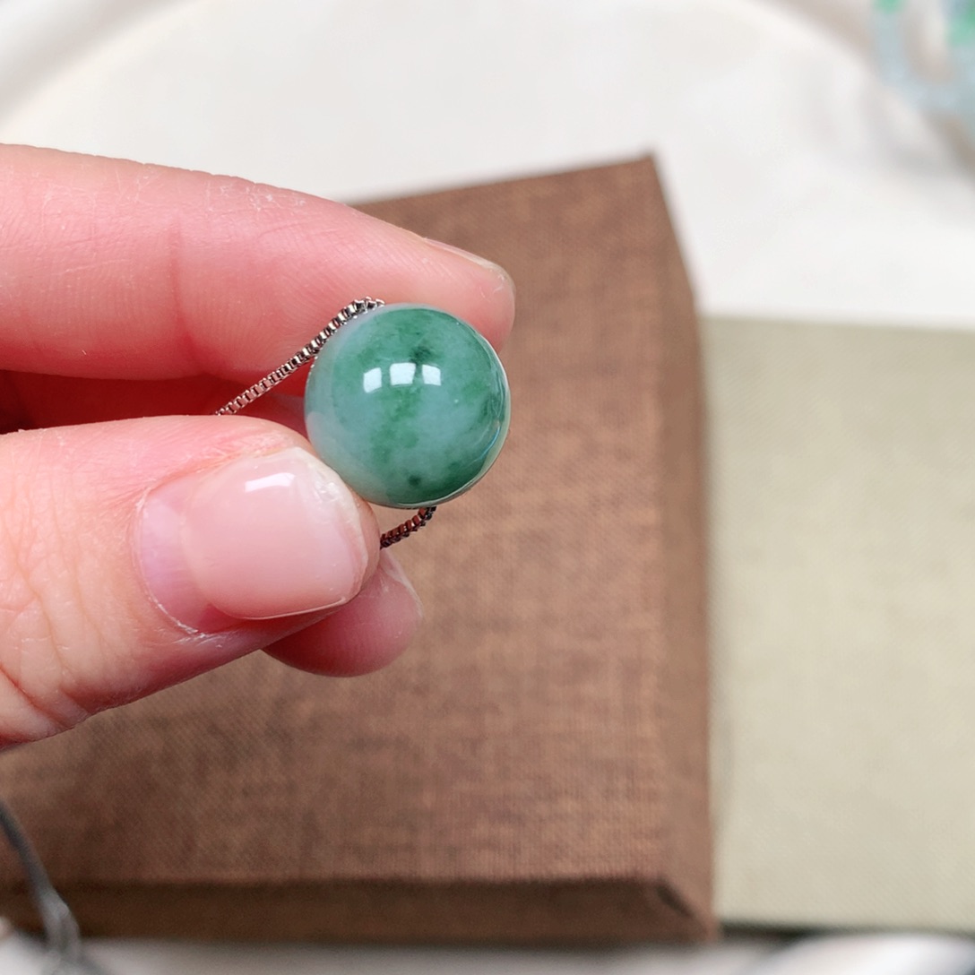 翡翠手链未镶嵌翡翠