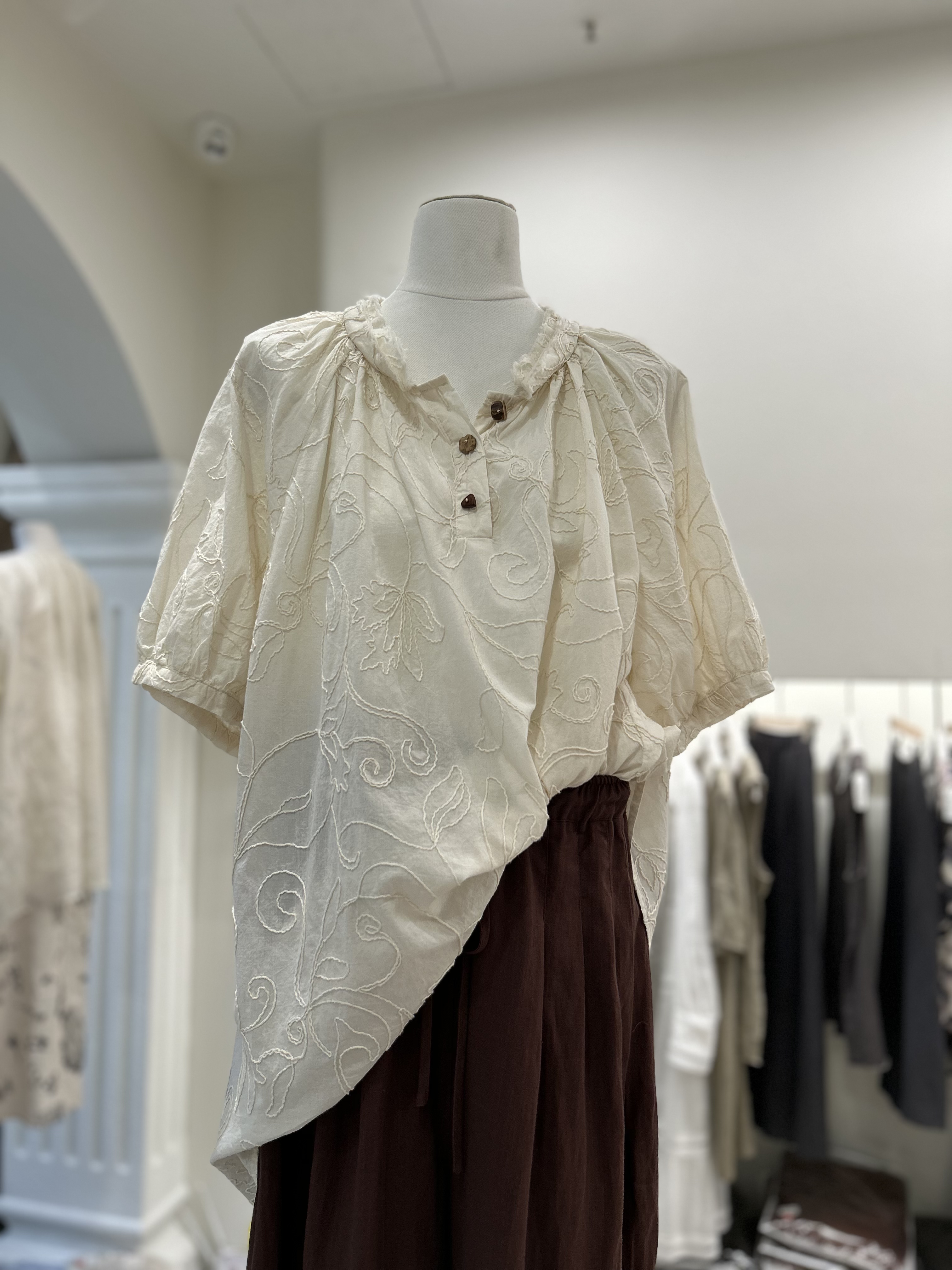 Pada嘻&Wang【毛边领口】韩系小众 刺绣设计小衫 26053 Hi Fortune