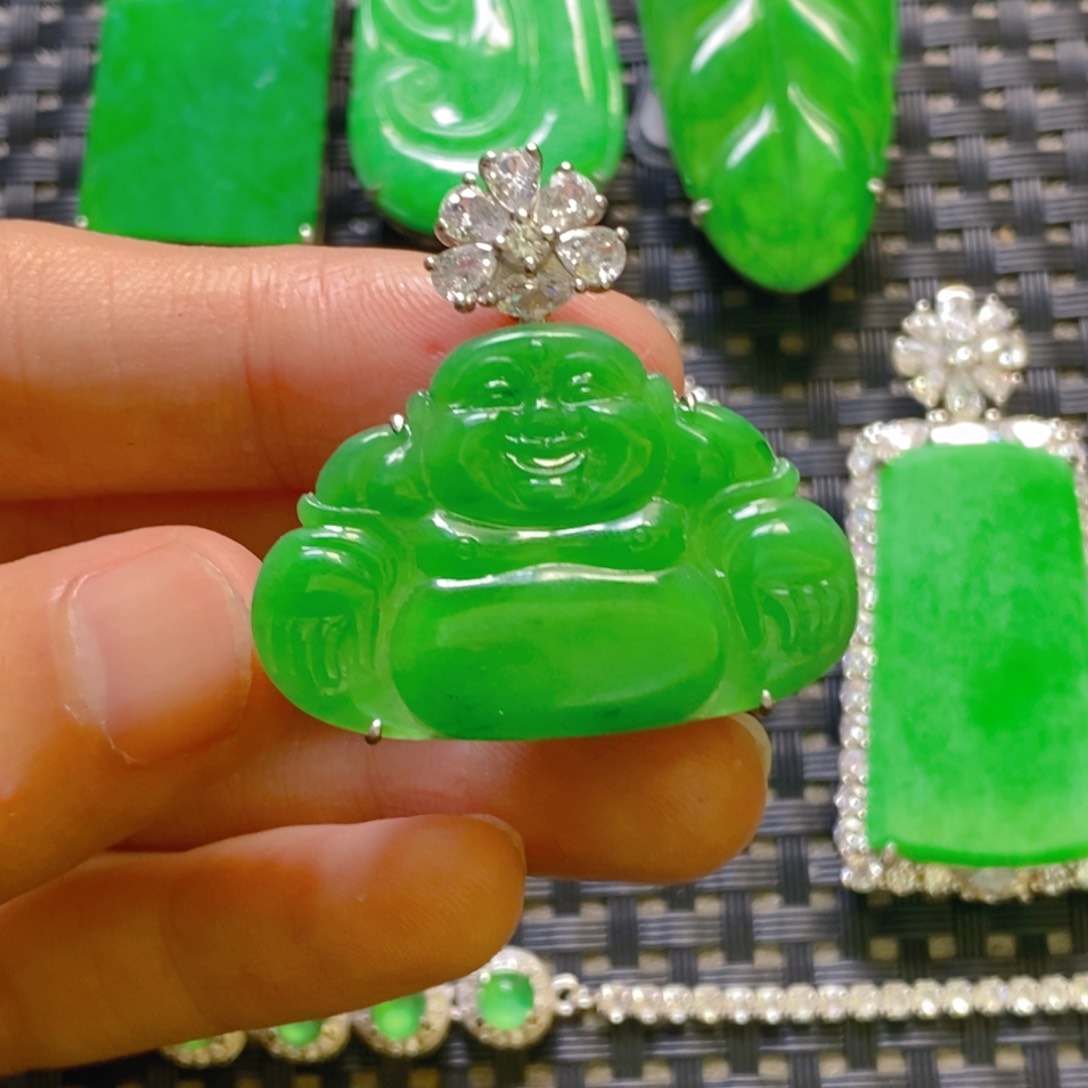 翡翠颈饰银S925镶嵌吊坠