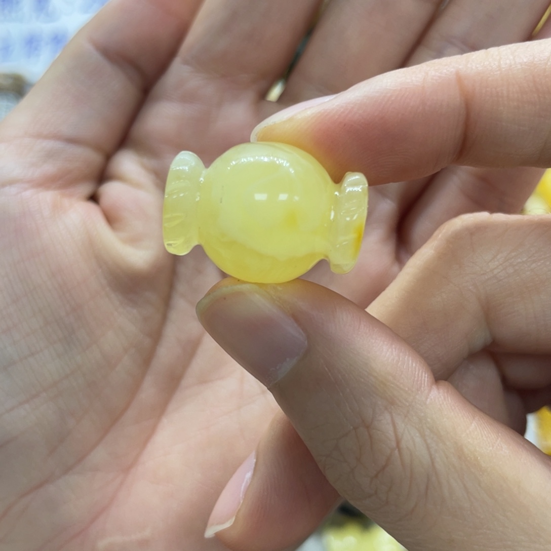 琥珀未镶嵌裸石天然琥珀