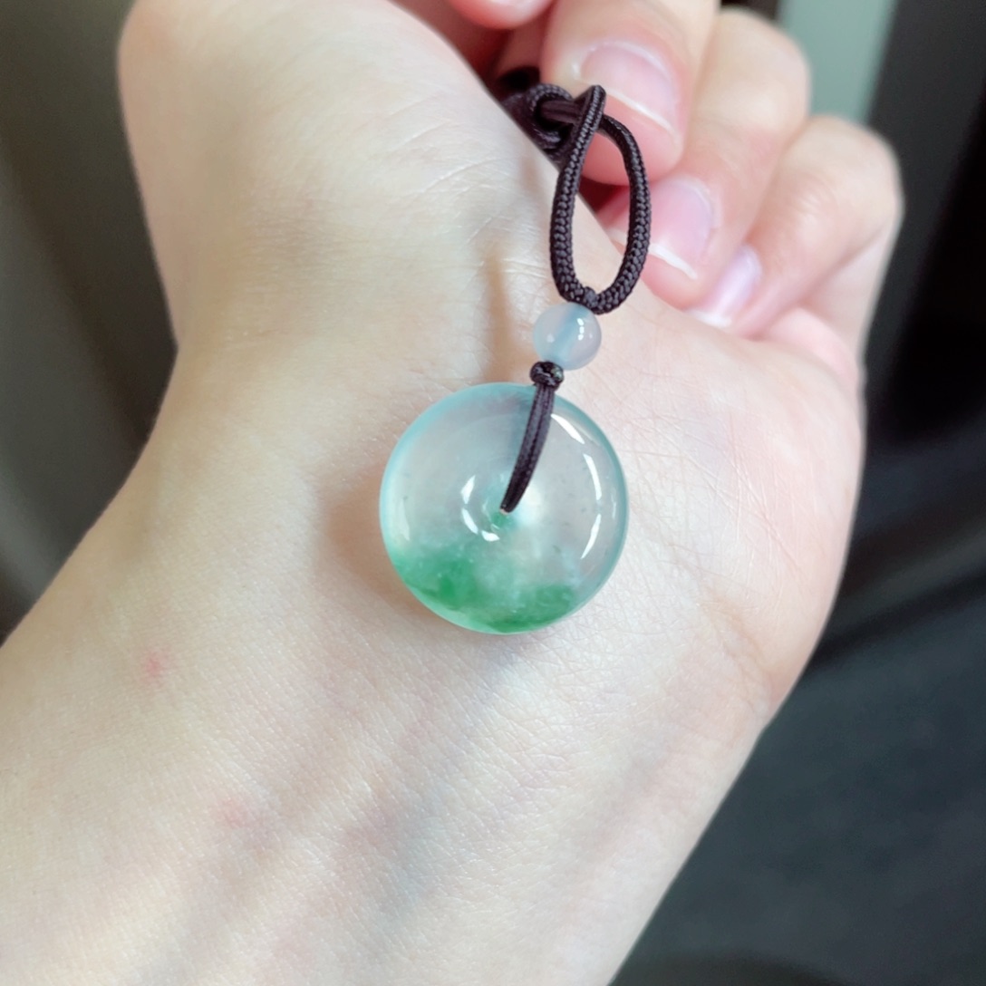 翡翠颈饰未镶嵌扣子