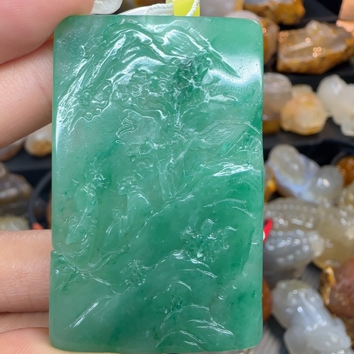 石英质玉合金吊坠