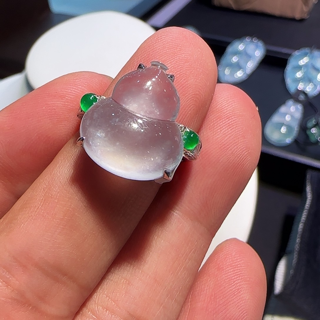 翡翠18K金镶嵌戒指