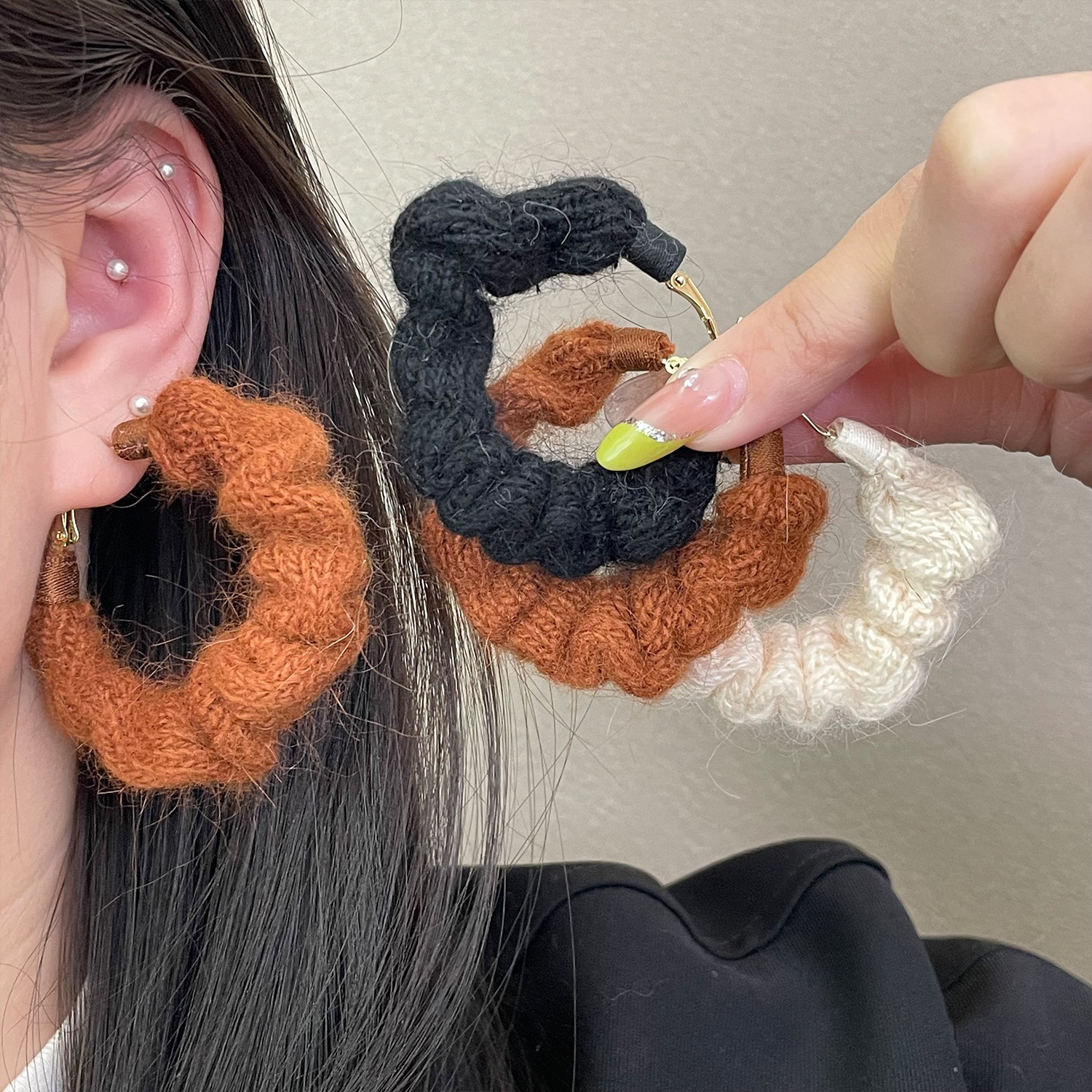 合金布艺耳饰 925银针4.8㎝高级感毛线褶皱复古秋冬百搭耳圈