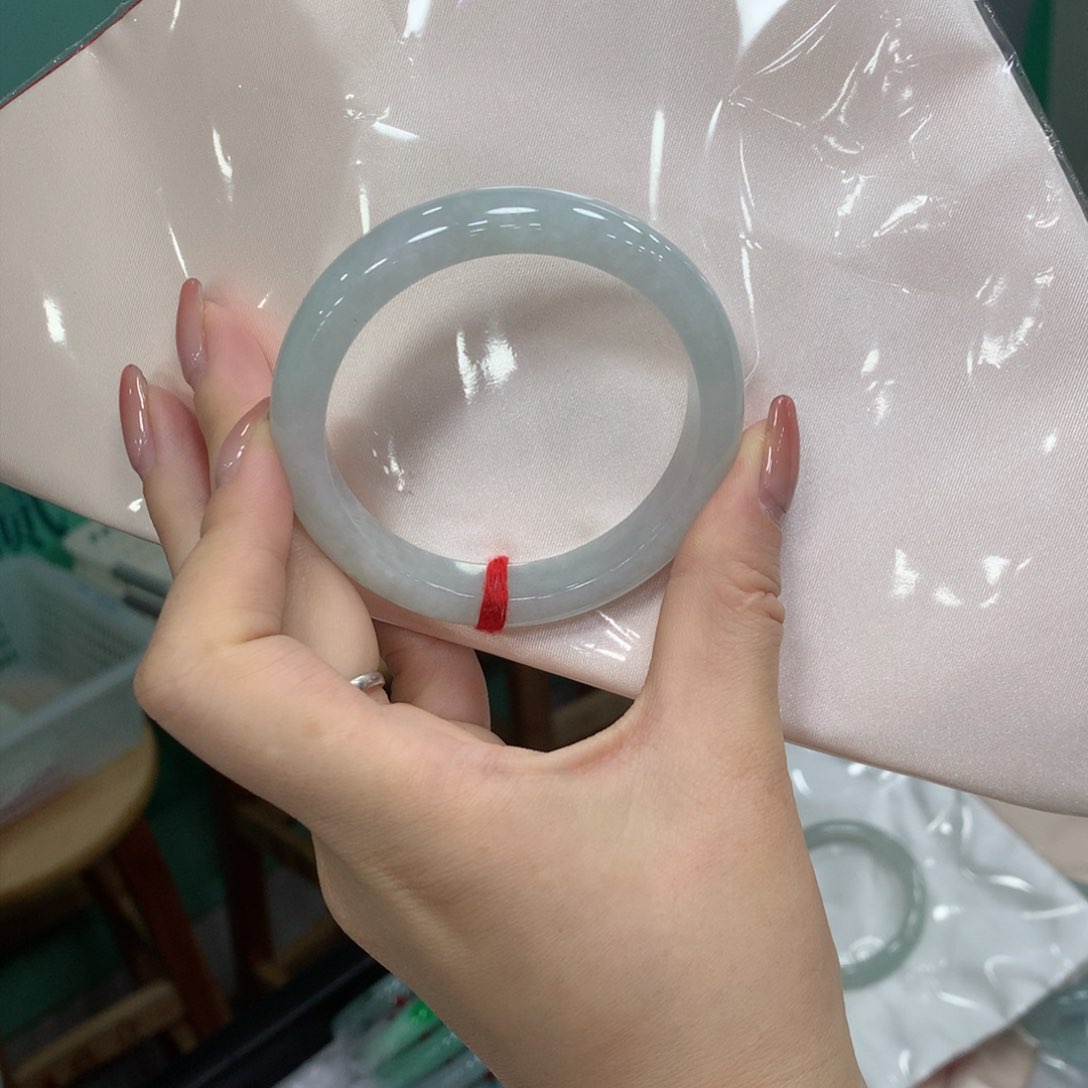 翡翠手镯未镶嵌凌*买断