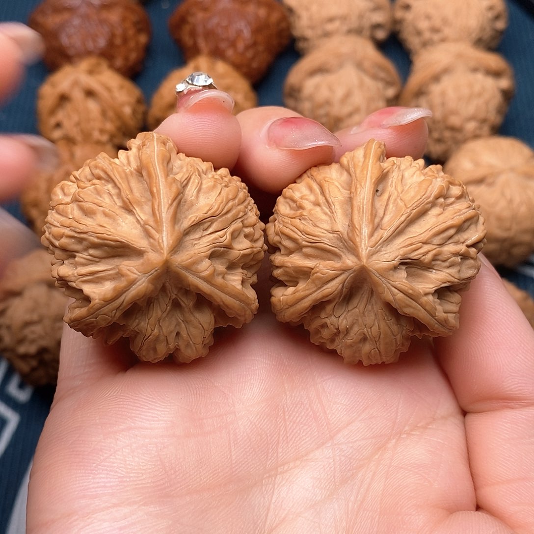 文玩核桃吊坠38-39玉龙