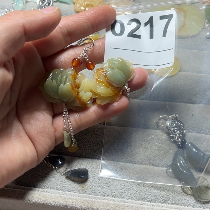 俺****蛇纹石玉合金耳饰