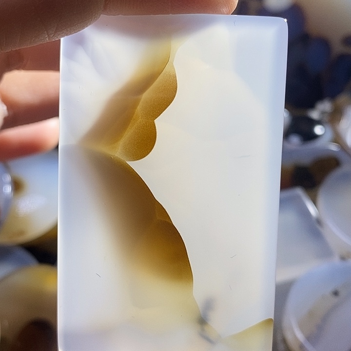 未镶嵌颈饰玛瑙/玉髓雨*