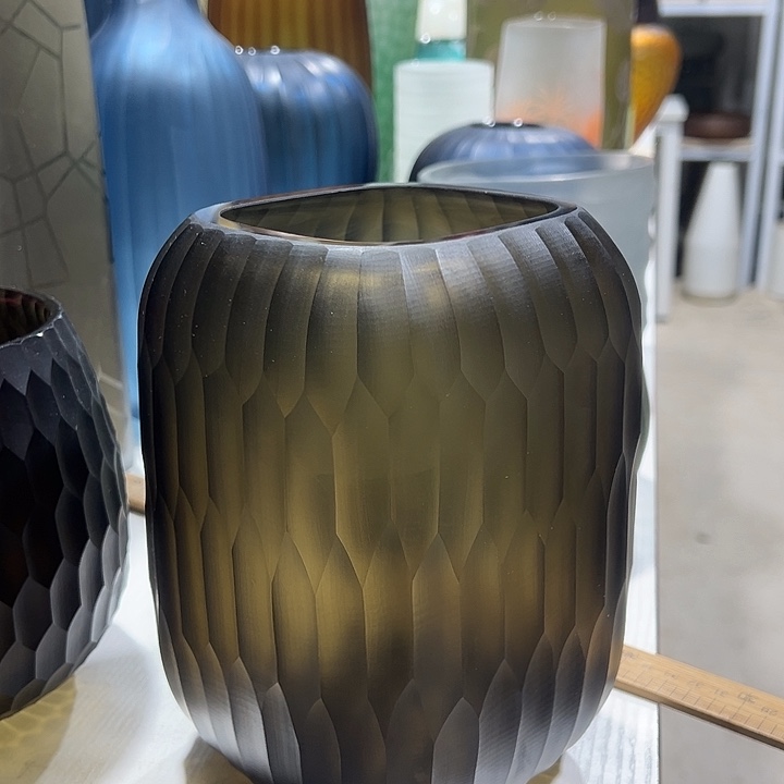 手工艺品琉璃咖色磨刻花瓶花器高21口10