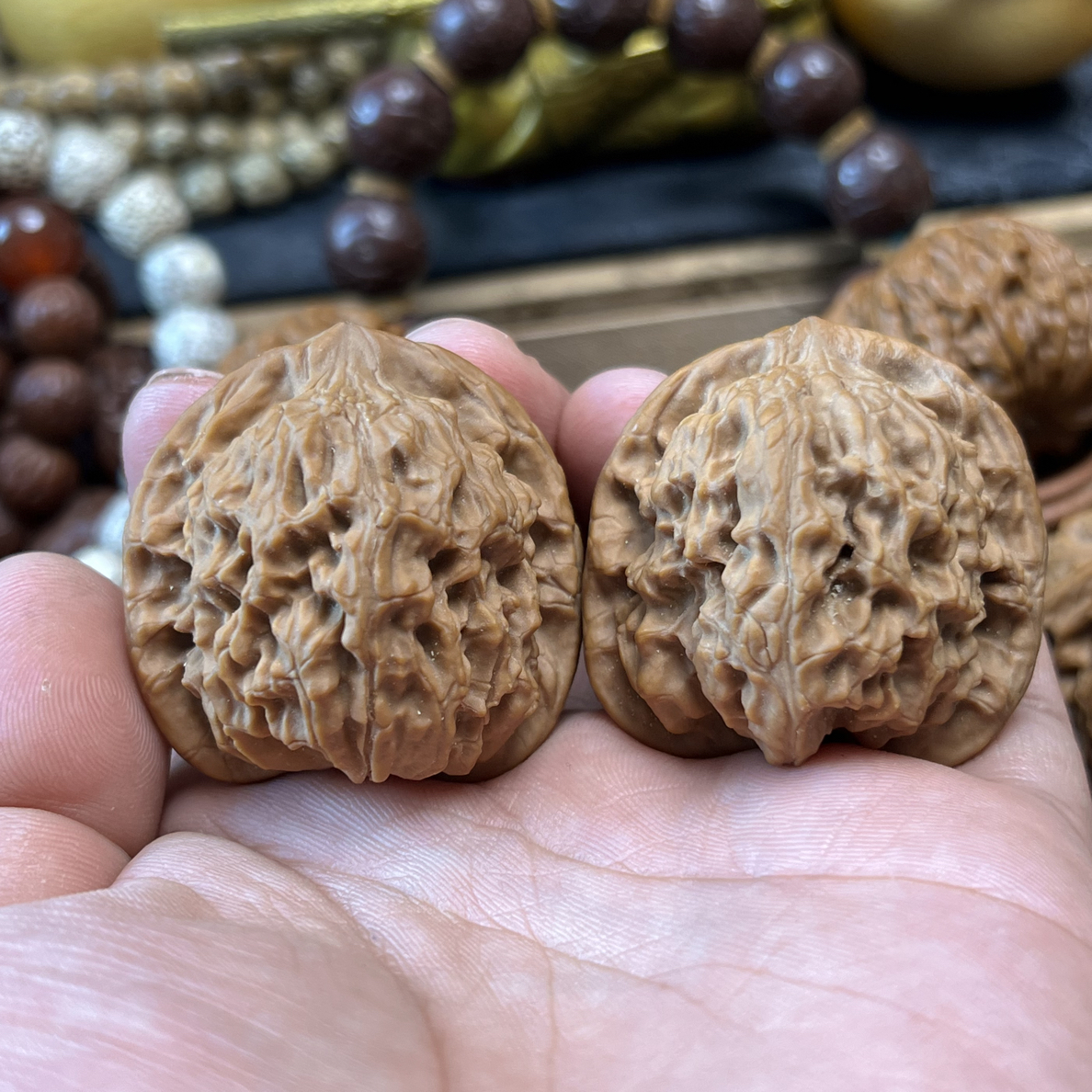 老款红狮子，尺寸 41，微修，骨质压手，配对挺好，喜欢的私聊，特价158