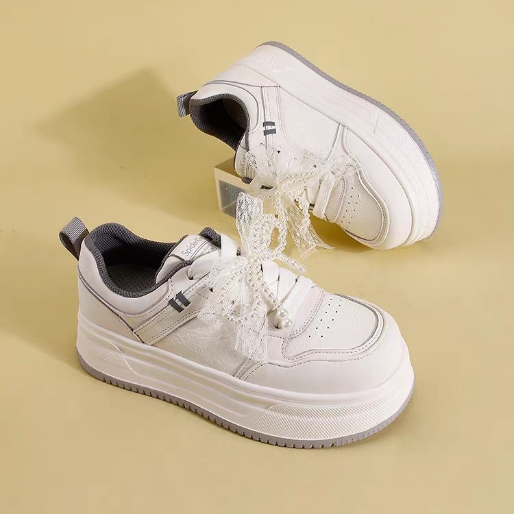 蜘蛛王头层牛皮时尚小白鞋