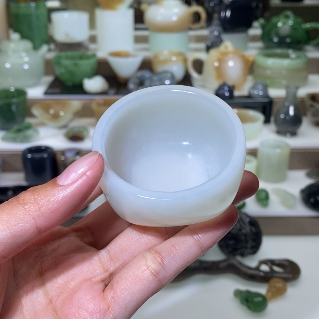 和田玉把件未镶嵌白玉微瑕天圆地方杯35ML