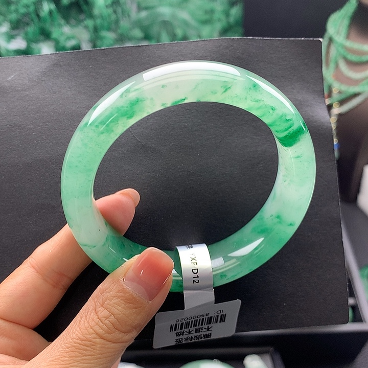 石英质玉未镶嵌手镯