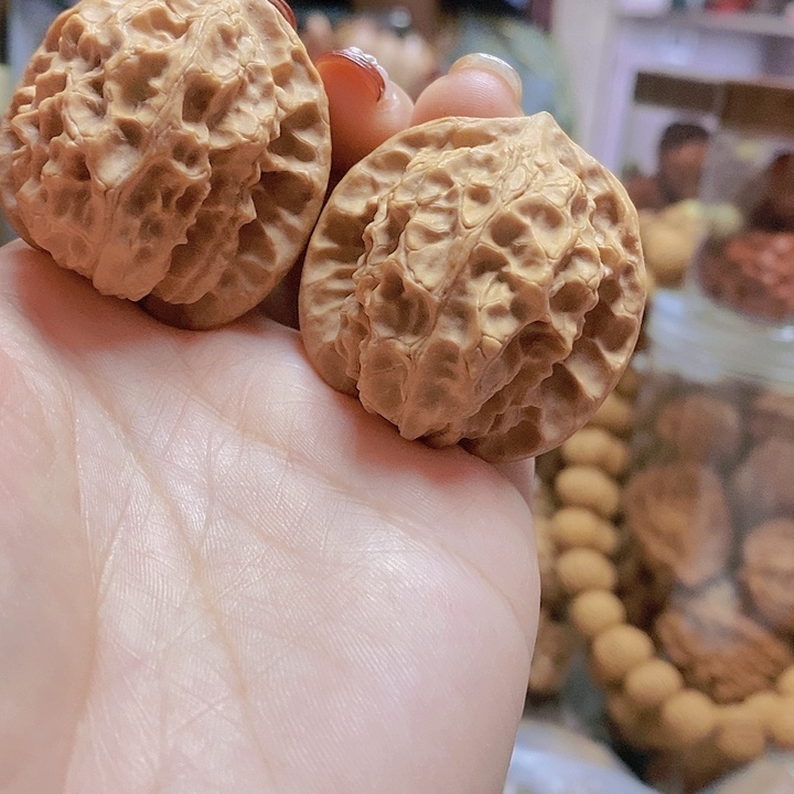 【闪购商品】文玩核桃把件39.5白蛇谷油