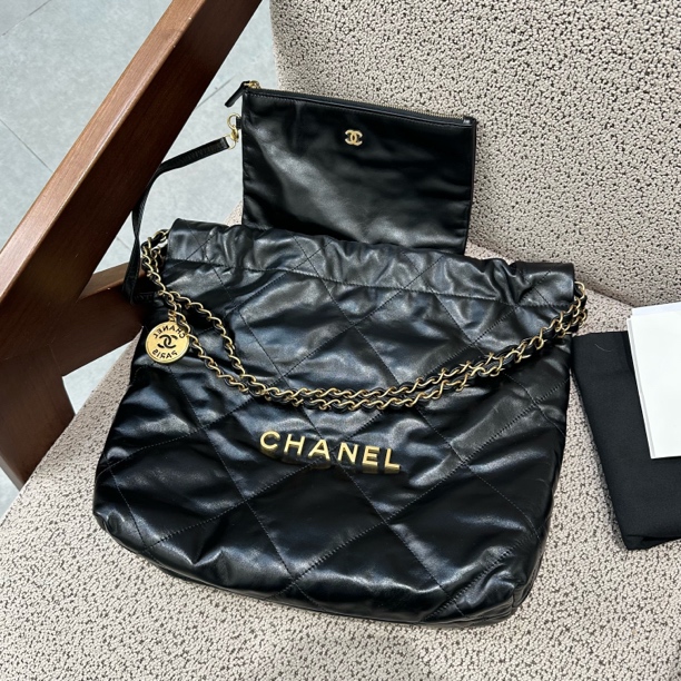 未使用 Chanel/香奈儿 小号22bag黑金牛皮23年 US59198