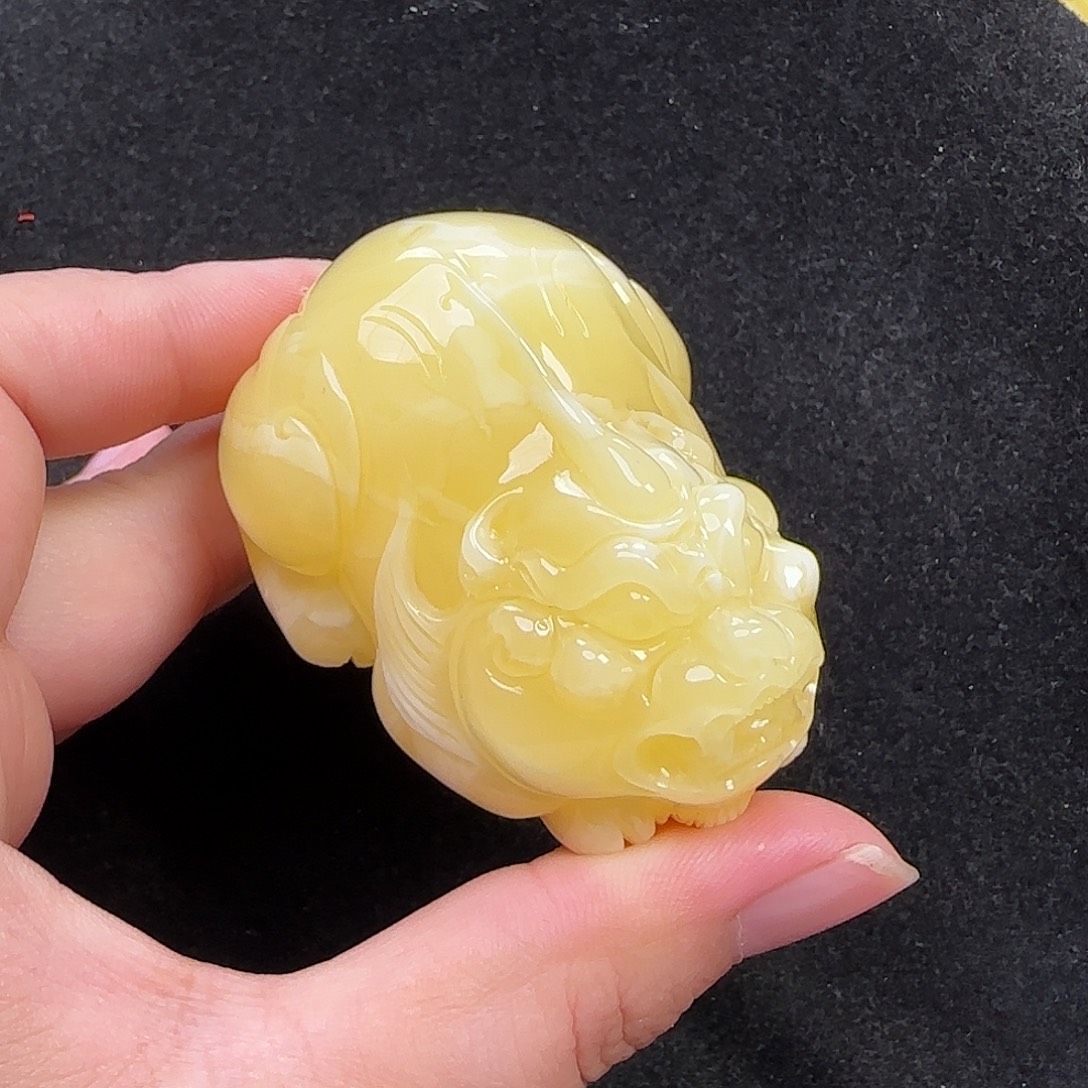 蜜蜡未镶嵌珠宝奇石