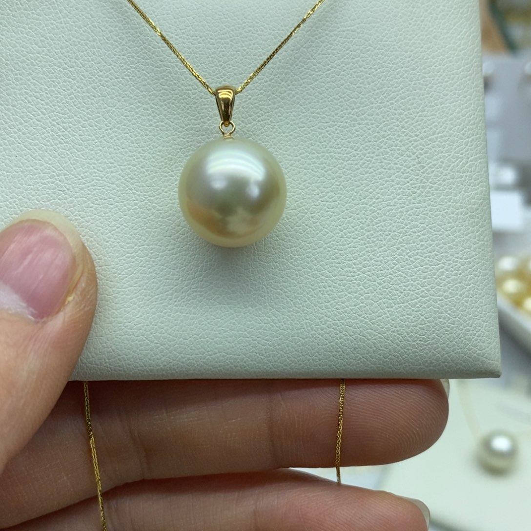 18K金镶嵌颈饰海水珍珠12.9