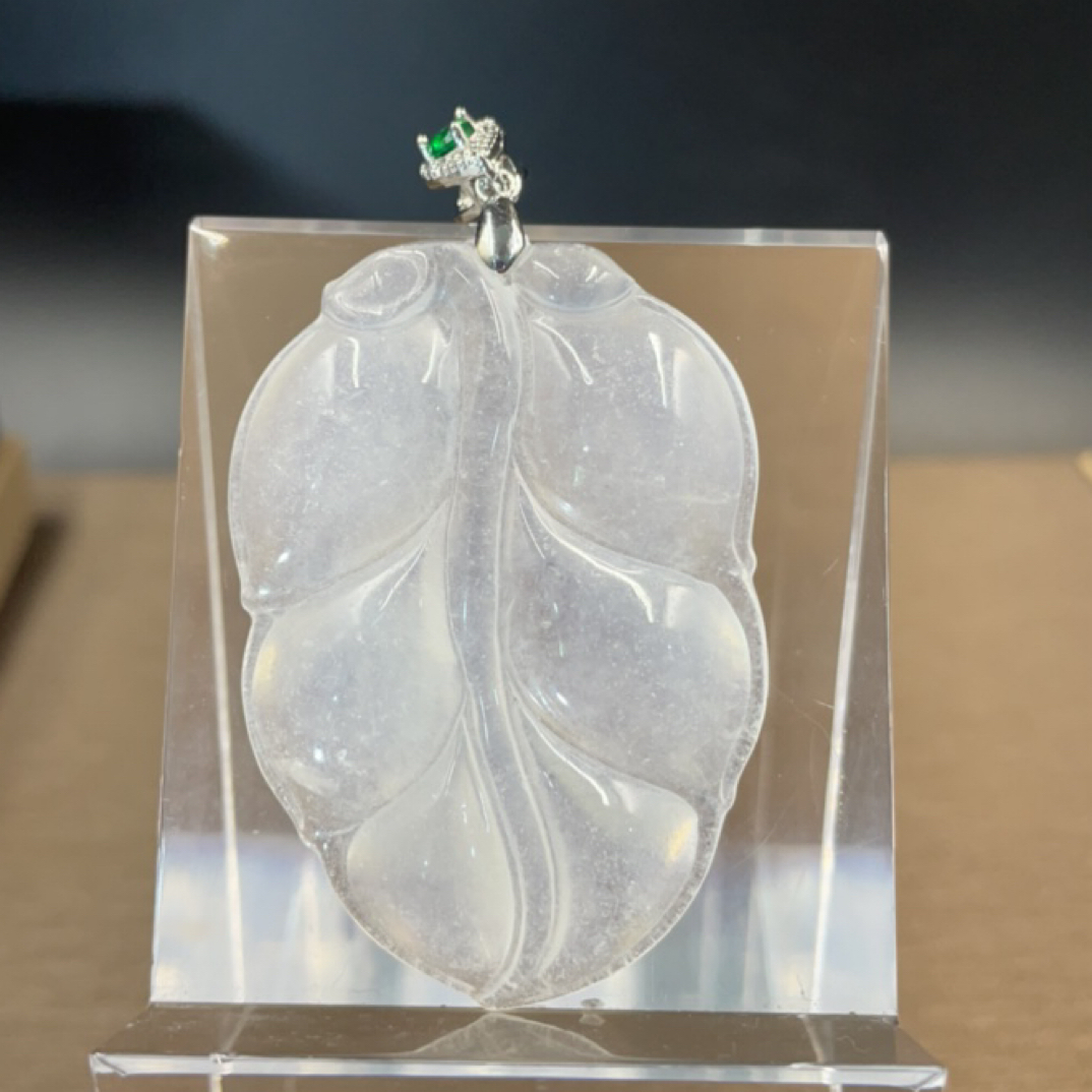    627  白冰叶子吊坠