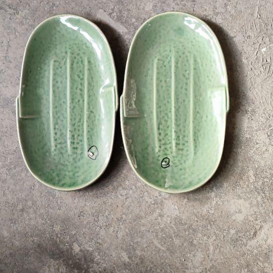 陶瓷五厂绿色鱼盘两支微瑕疵品