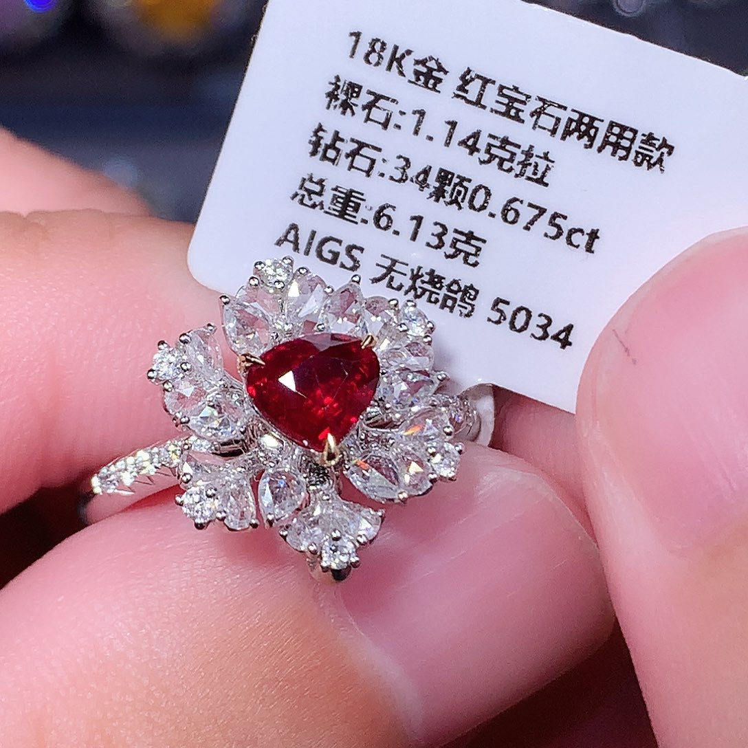 戒指18K金镶嵌红宝石
