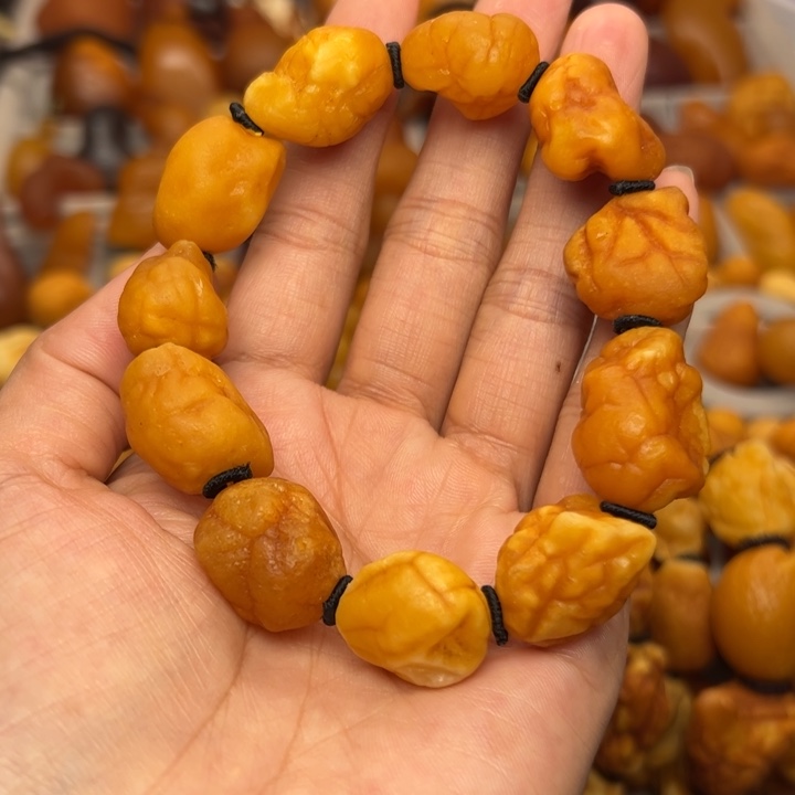 琥珀未镶嵌裸石天然蜜蜡