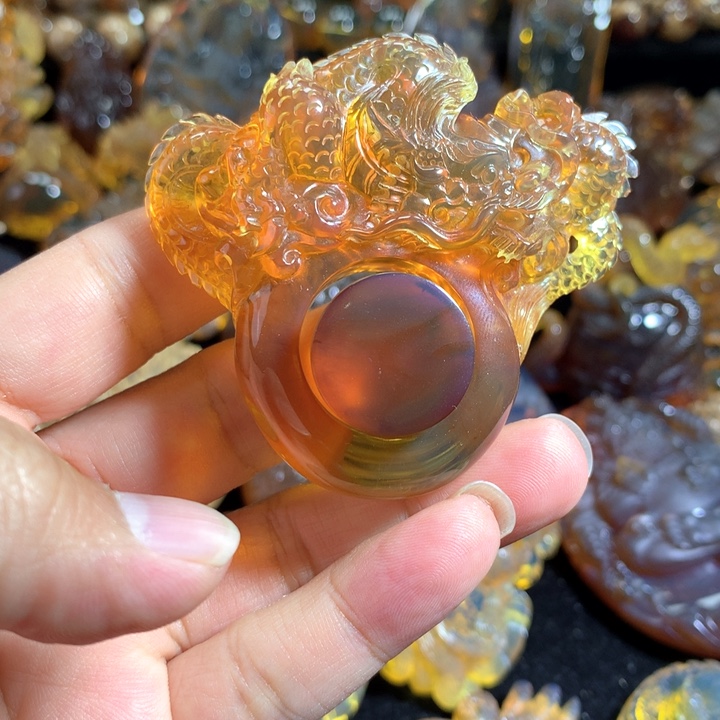 琥珀颈饰未镶嵌龙戒