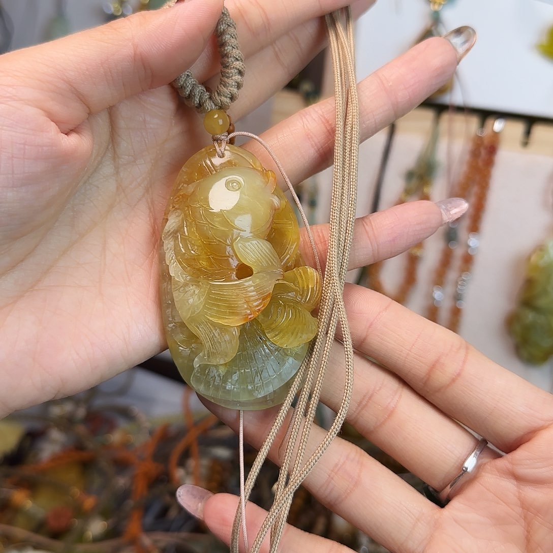 X****蛇纹石玉未镶嵌颈饰