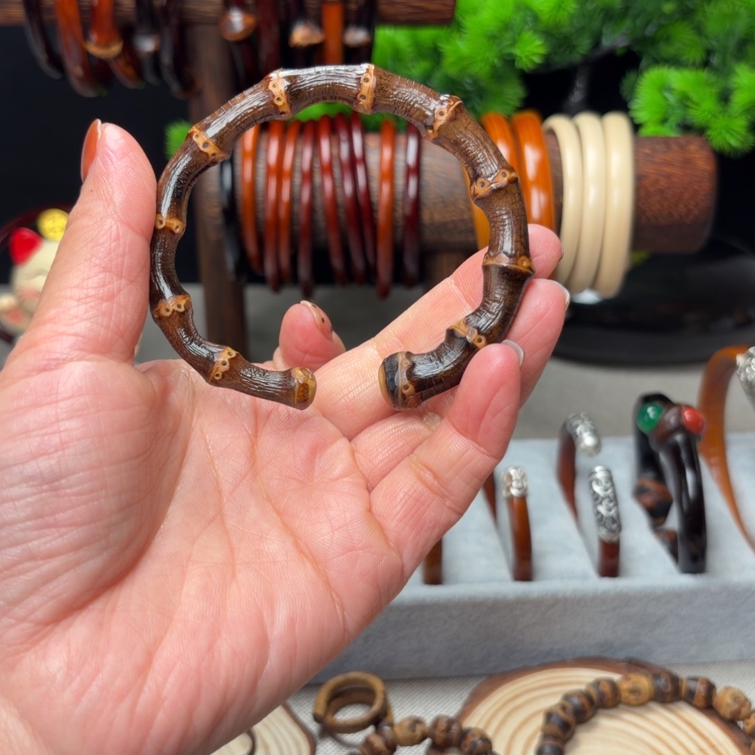 蒋***蒋木质非金属紫竹藤手镯