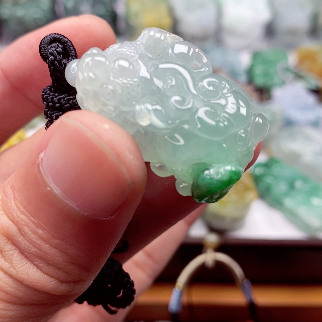 翡翠颈饰未镶嵌翡翠