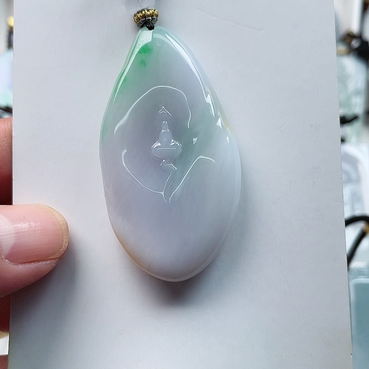 翡翠颈饰未镶嵌翡翠商品链接