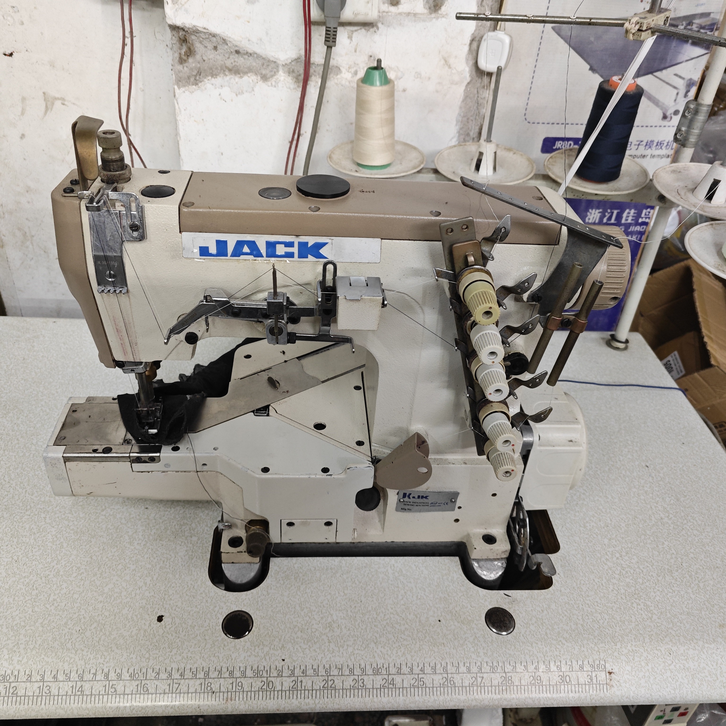 杰克小方头直驱三针五线棚缝机