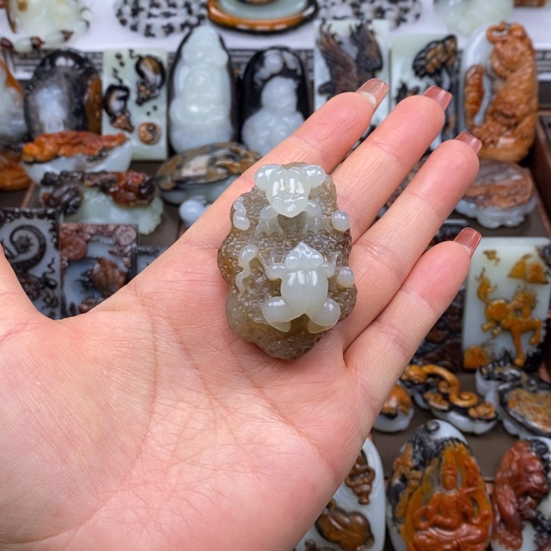 颈饰未镶嵌和田玉