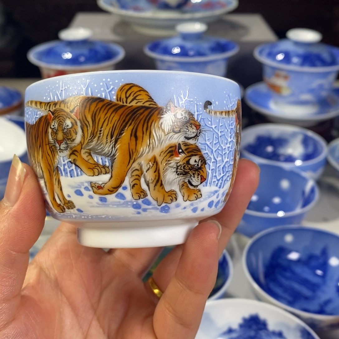 粉彩老虎主人杯杯