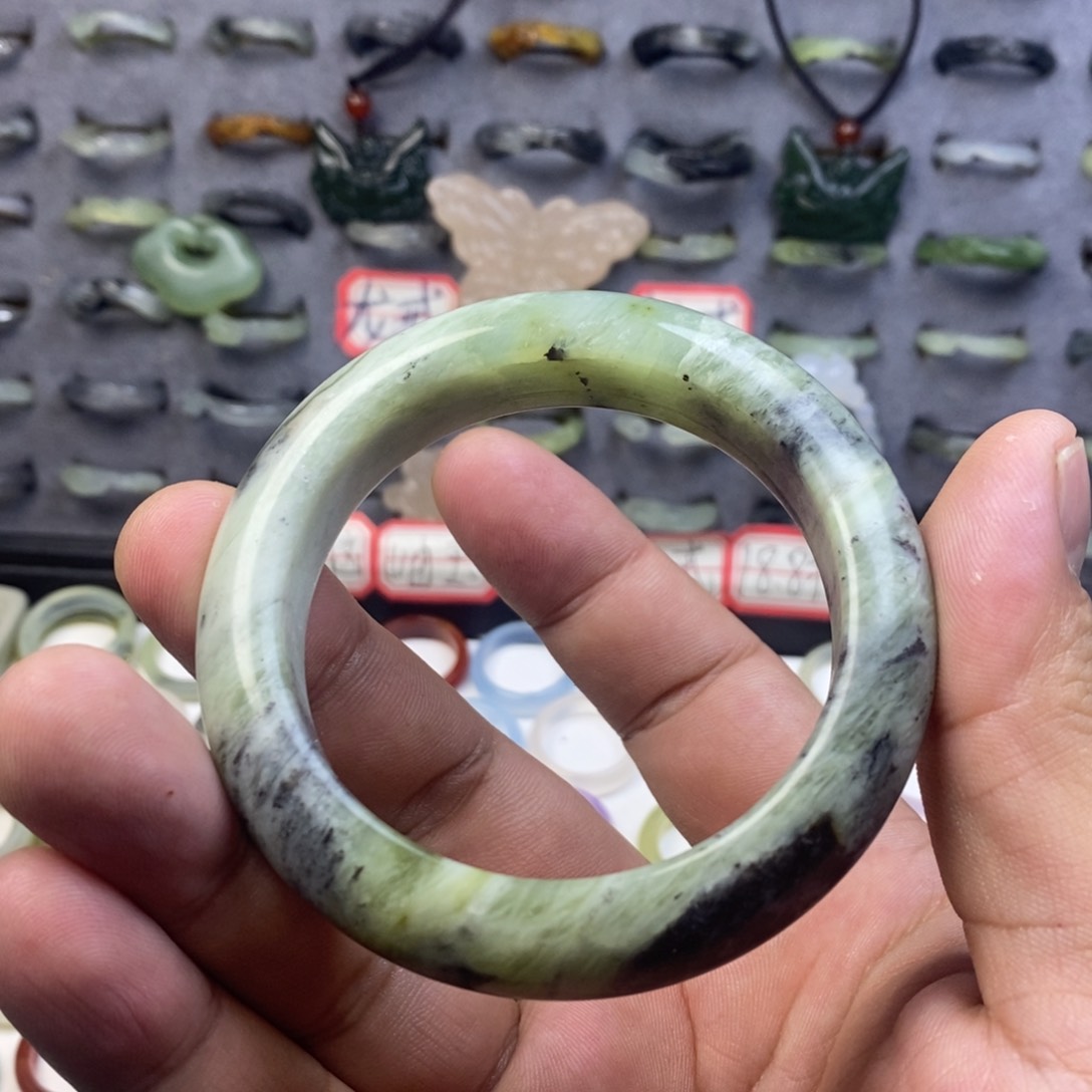蛇纹石玉戒指未镶嵌