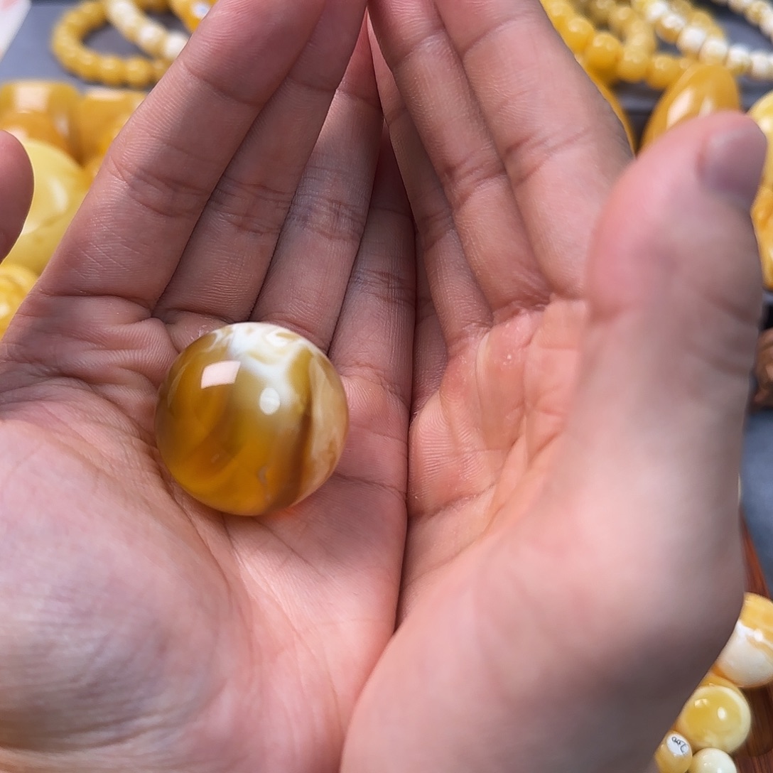 琥珀珠宝奇石未镶嵌