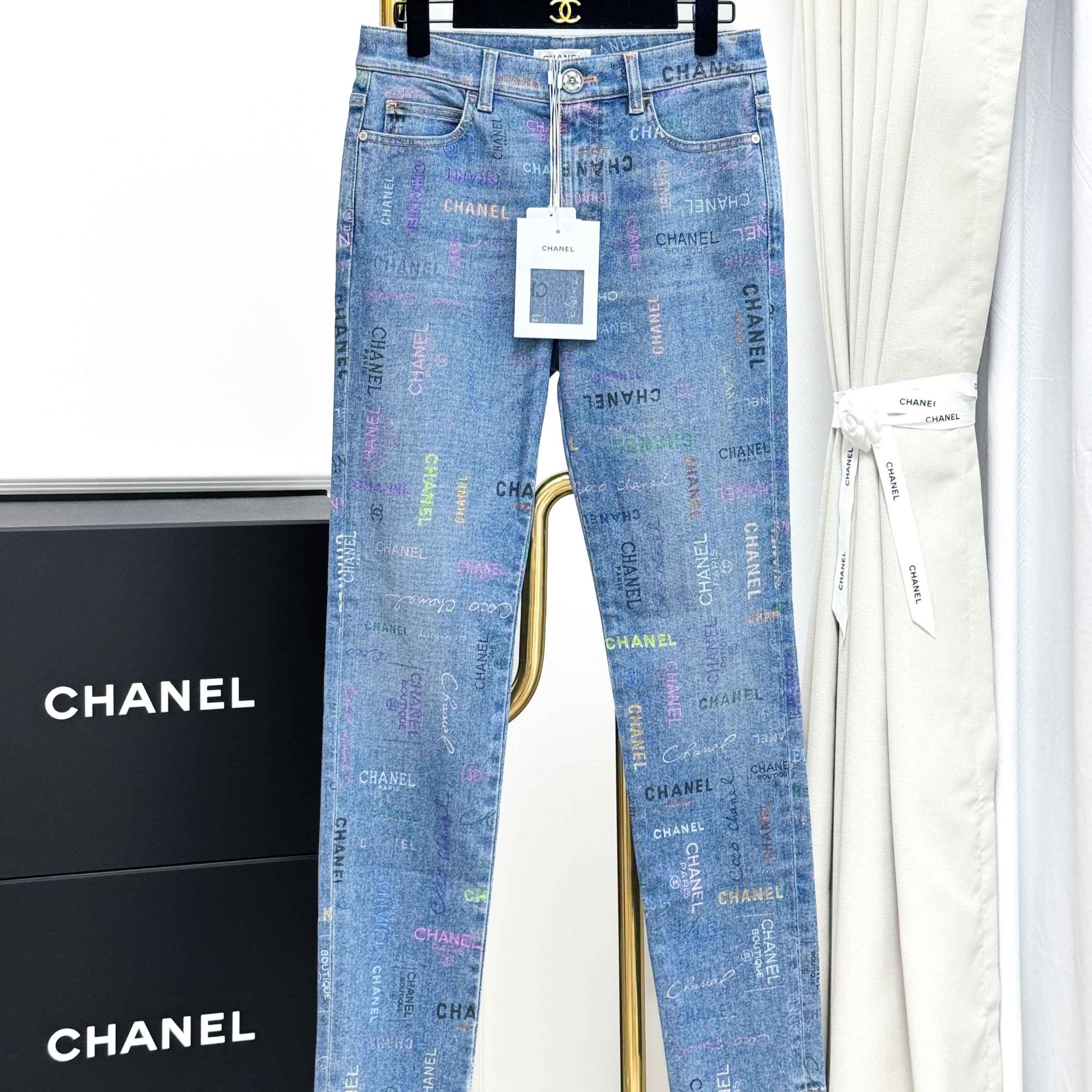 99新 Chanel/香奈儿  38码22P爆款彩色涂鸦蓝色牛仔裤
